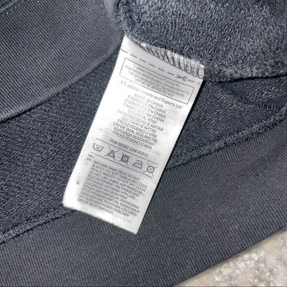 🚨 3 for $25 - ADIDAS Legacy Cropped Hoodie - Picture 8 of 13